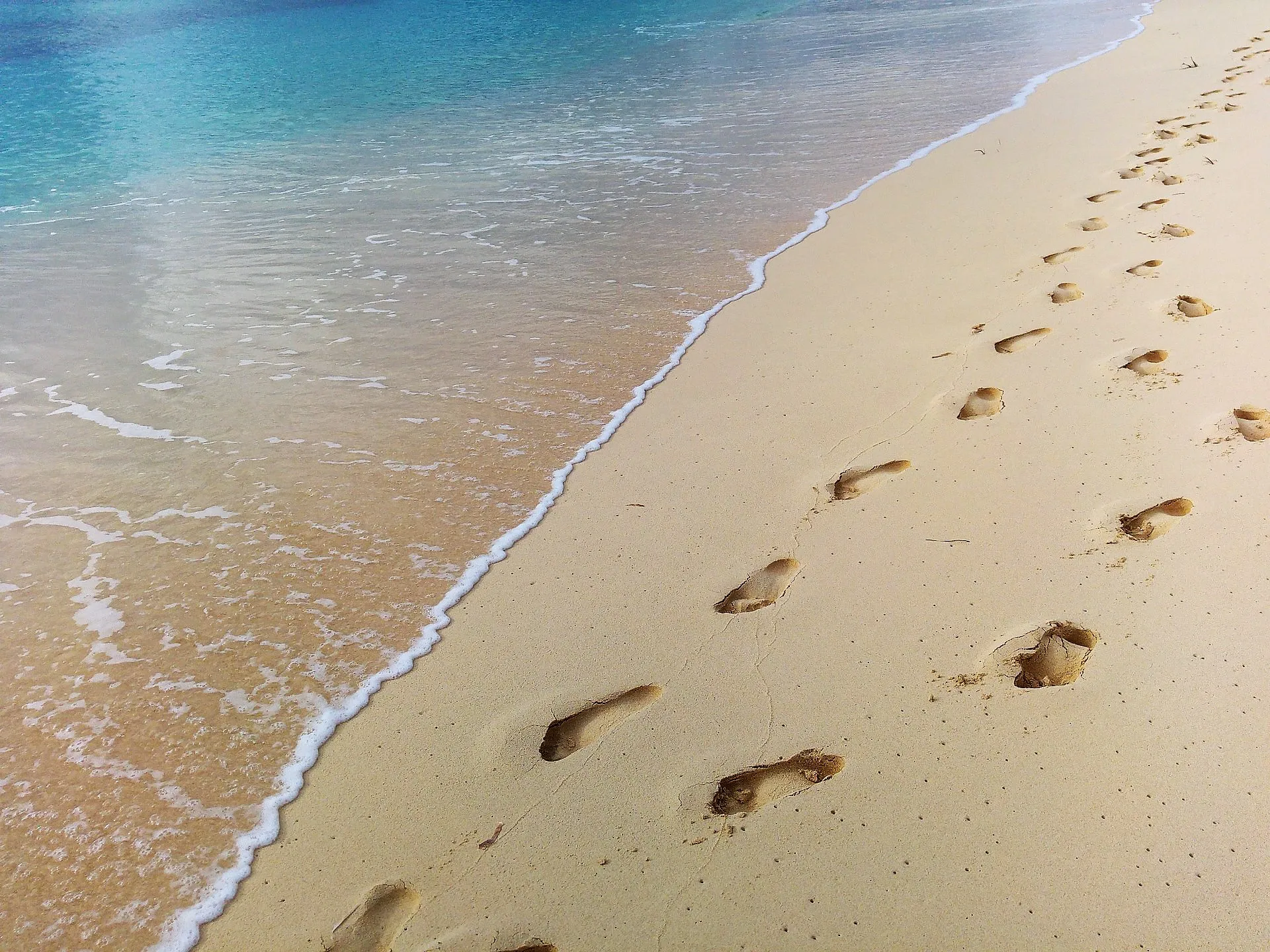 footprints-1145883_1920 kopio